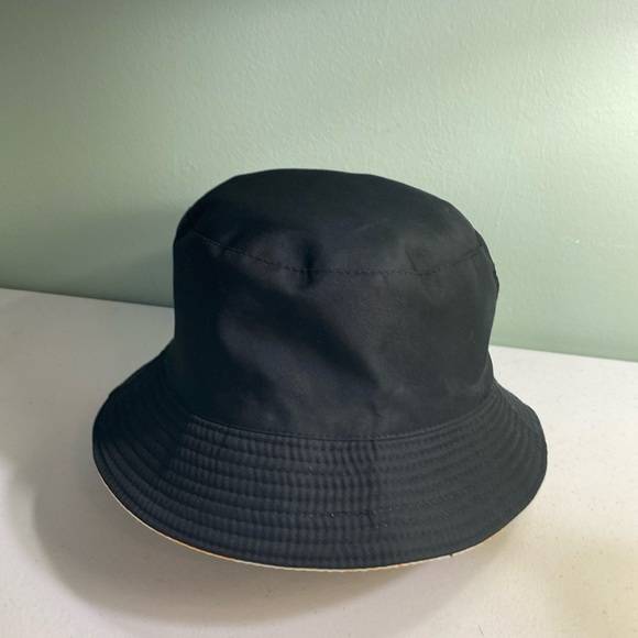 Reversible Bucket Hat - Picture 5 of 8